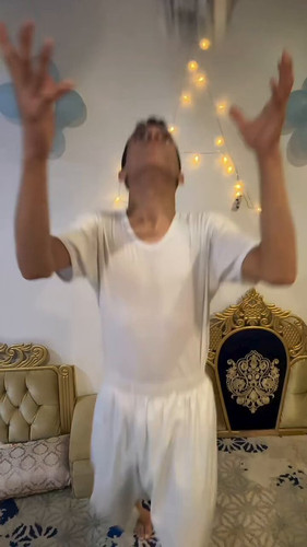 rmgsWSUXYsOZgSJl.jpg