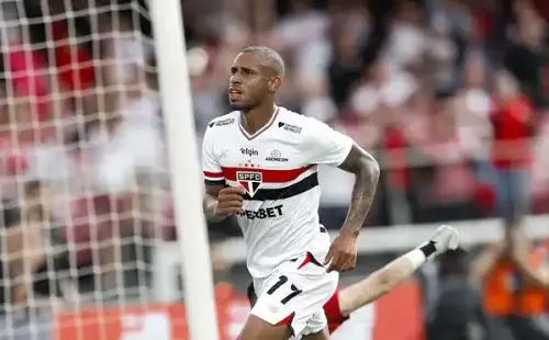 André Silva inicia tratamento intensivo durante férias do São Paulo após grave lesão