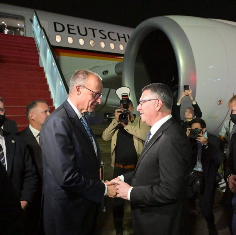 القناة 12 العبرية: المستشار الألماني يصل إلى إسرائيل وسيلتقي غدًا مع نتنياهو....