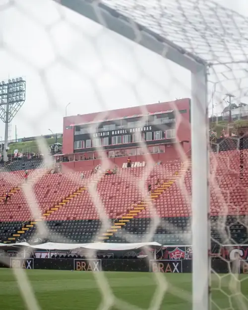 Vitória e São Paulo se enfrentam hoje: onde assistir, horários e escalações em jogo decisivo