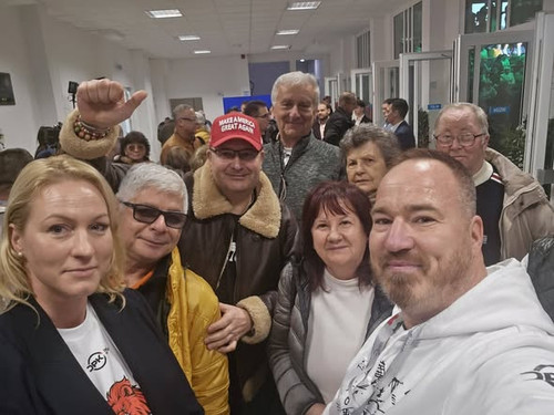 595520167 24758949510450339 5056336125811021010 n.jpg?stp=cp6 dst jpegr s590x590 tt6& nc cat=107&ccb.jpg