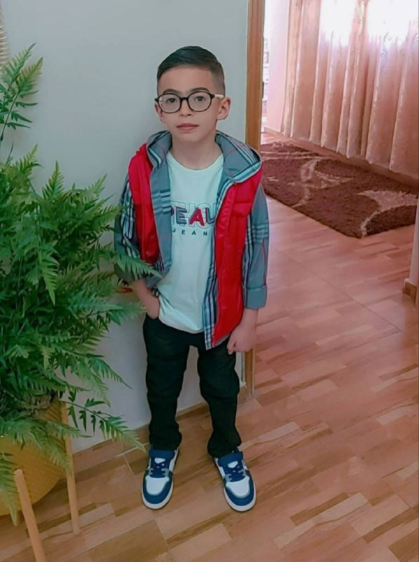 توفي الطفل يزيد أحمد جابر صلاحات من الباذان نتيجة إصابته بعيار ناري عن طريق الخطأ مساء اليوم....