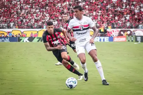 São Paulo é superado pelo Vitória, mas fecha Campeonato Brasileiro em 8º e mira Pré-Libertadores