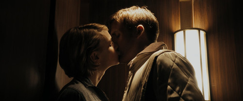 Drive.2011.2160p.UHD.BluRay.CZ SK EN.TrueHD.7.1.Atmos.DoVi.HDR.x265 E.mkv 20251207 193817.880.jpg