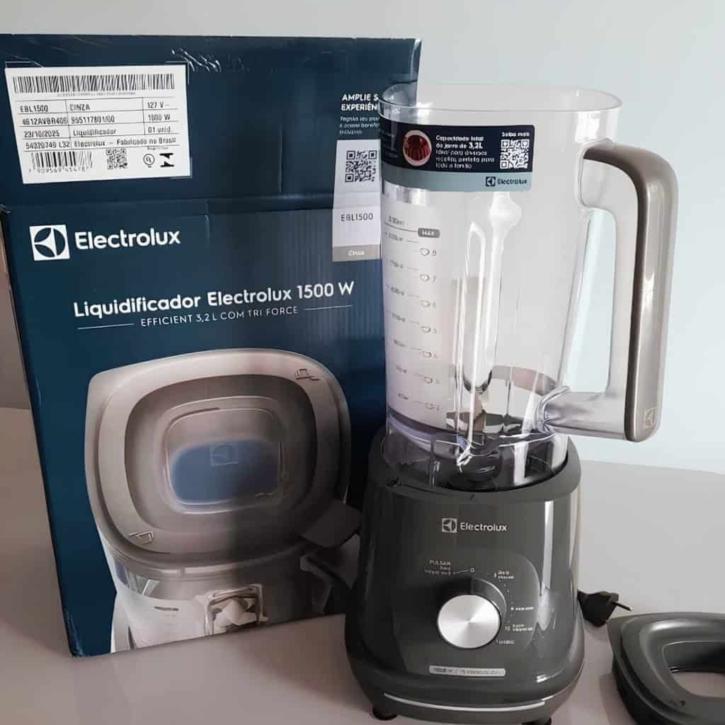 Liquidificador Electrolux 1500W de Potência com 3.2 Litros de Capacidade 15 Velocidades 6 Lâmina TriForce e Pés Antiderrapantes EBL1500 Cinza