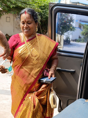 photo 6161217022788832209 y.jpg