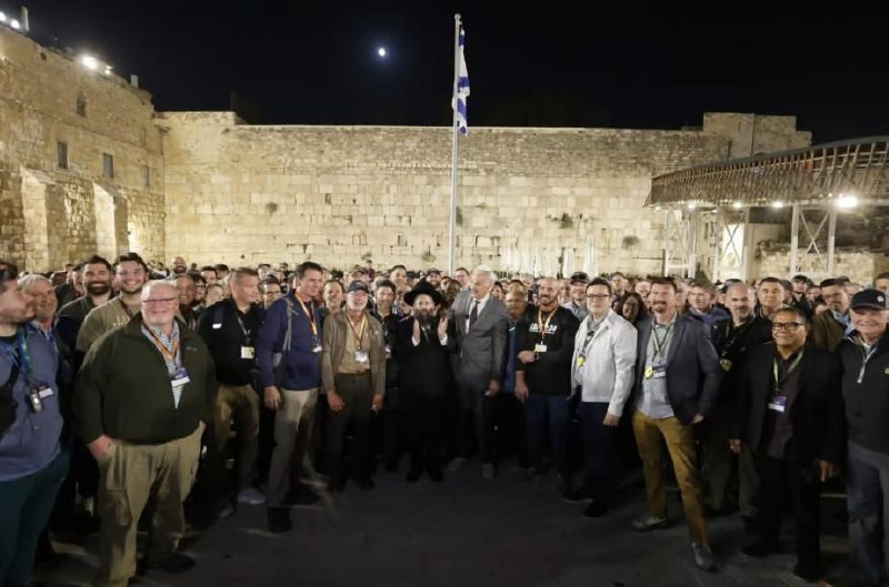 صورة| رئيس التجمع الوطني المسيحي في القدس ديمتري دلياني يدين اقتحام ألف قس لمنطقة حائط البراق بالقدس برعاية حكومة الاحتلال أول أمس...