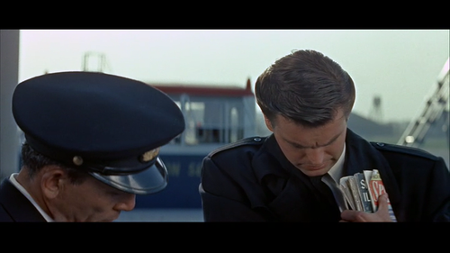 cap Stopover Tokyo US (1957) 00 04 36 03.png
