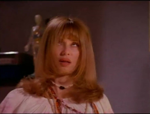 Weird Science s4e11 By the Time We Got to Woodstock Vanessa Angel hko 2.jpg