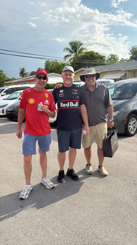 Parking305   20041 NW 13th Ct, Miami, FL 33169, United States   17542667659  https://www.parking305..jpg