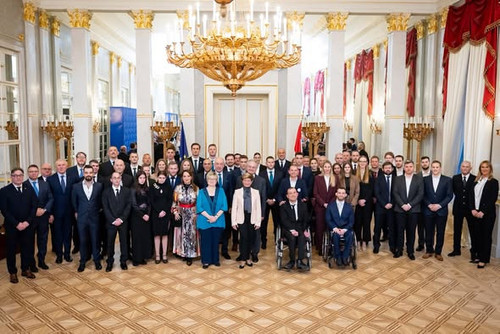 613551379 122269273658239180 1241251361566825078 n.jpg?stp=dst jpg s590x590 tt6& nc cat=108&cb2=99be.jpg