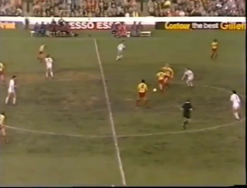 Hb5w G gsZxKKDuE.jpg