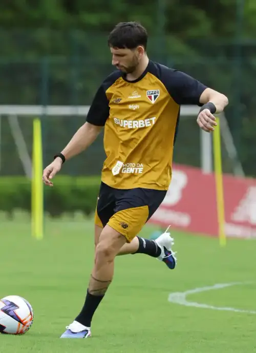 São Paulo encerra preparação para estreia em 2026, mas Calleri é desfalque confirmado