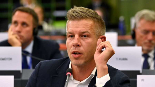 G ZV5XvWEAA9Z9z?format=jpg.jpg