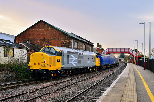 G dGxvbWgAAoapy?format=jpg.jpg