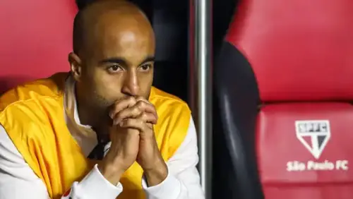 Empresário de Lucas Moura dispara críticas: "líder limitado" em polêmica nas redes sociais