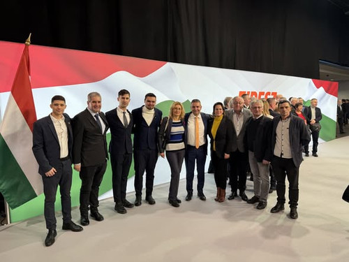 614565835 1394964452640529 6610850094370618609 n.jpg?stp=cp6 dst jpg s590x590 tt6& nc cat=107&ccb=1 .jpg