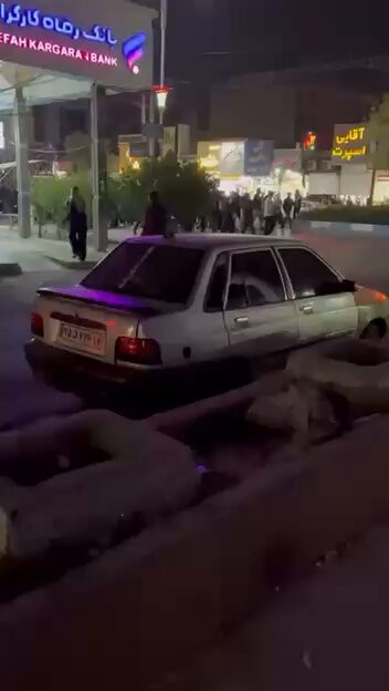 jXxa99hFGxTNzqiR.jpg