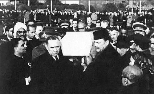 G YbSPQakAEvNoW.jpg