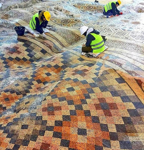 G YqZxsawAAvP6N?format=jpg.jpg