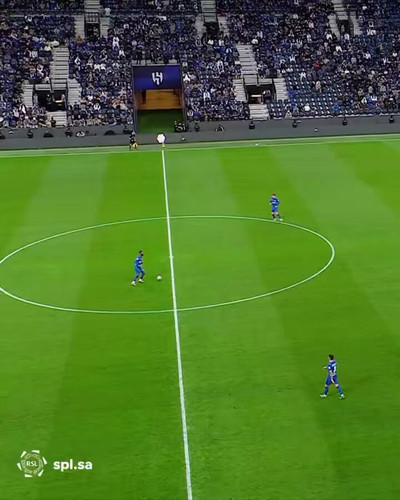 IR8zawDWcRkm aBj.jpg