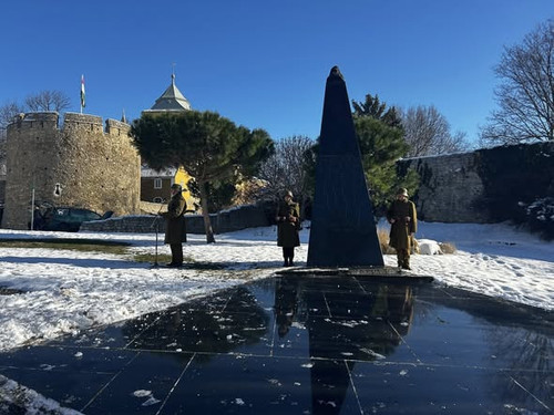 615087743 1502715328328345 2576769178436043280 n.jpg?stp=cp6 dst jpg s590x590 tt6& nc cat=109&ccb=1 .jpg