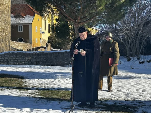 615332992 1502715358328342 8736937484419333055 n.jpg?stp=cp6 dst jpg s590x590 tt6& nc cat=100&ccb=1 .jpg