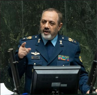 وزير الدفاع الإيراني: ستكون لدينا مفاجآت عسكرية موجعة، في ردنا على أي هجوم يستهدفنا.

- سنهاجم مصالح العدو في أي مكان، في حال أي اعتداء على مصالحنا ال...