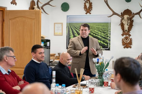 615915624 1767102004351486 8888926593260214606 n.jpg?stp=dst jpg s590x590 tt6& nc cat=105&ccb=1 7& n.jpg