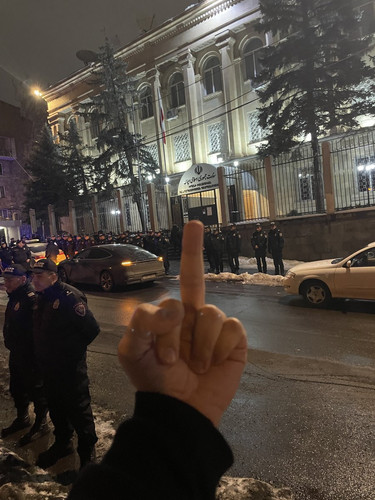 G ZNOQ6XYAA2qp4.jpg