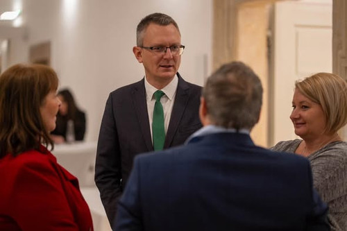 615220143 1199774502261533 8953996338189800361 n.jpg?stp=dst jpg s590x590 tt6& nc cat=105&ccb=1 7& n.jpg