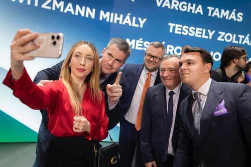 613532697 17982373775939743 4645076164913395120 n.jpg?stp=dst jpg s590x590 tt6& nc cat=108& nc cb=99.jpg