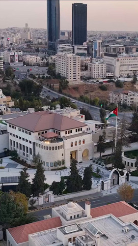 RBdlmuyq OnuS9R5.jpg