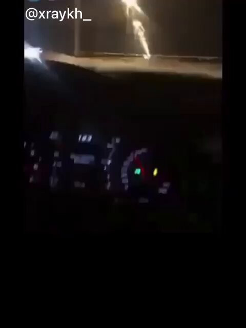 d FHXMn7v5yc7dQG.jpg