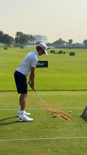 QY7B njzDmlAWYMo.jpg