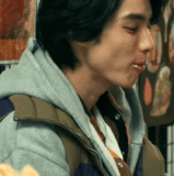 ezgif.com resize (37).gif