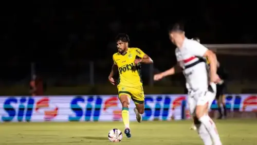 Ex-Flamengo brilha em estreia pelo Mirassol, marca gol e enlouquece torcida contra o São Paulo
