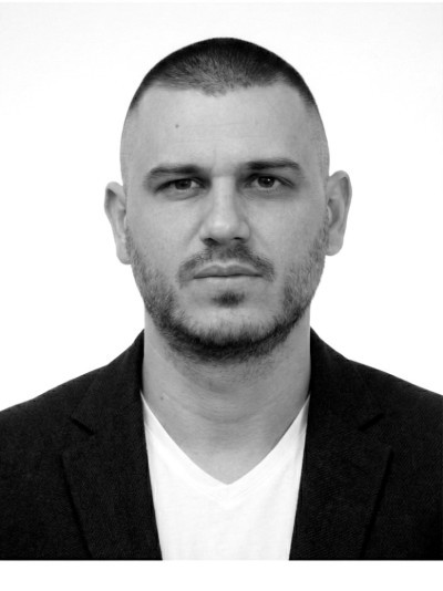 PROFILNA BLACK WHITE 1 small.jpg