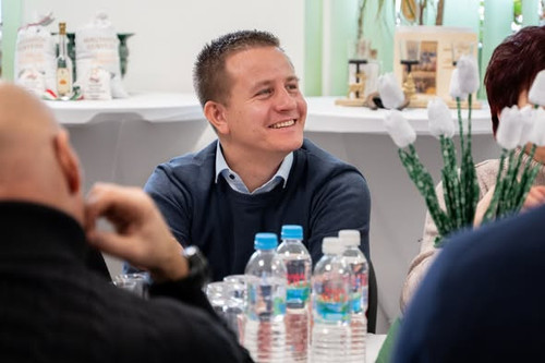 615456823 1767102201018133 2866656679574244005 n.jpg?stp=dst jpg s590x590 tt6& nc cat=101&ccb=1 7& n.jpg