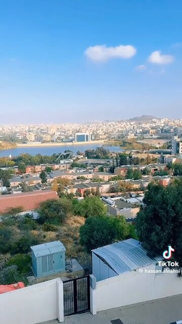 FNgE6 2czMD QlBW.jpg