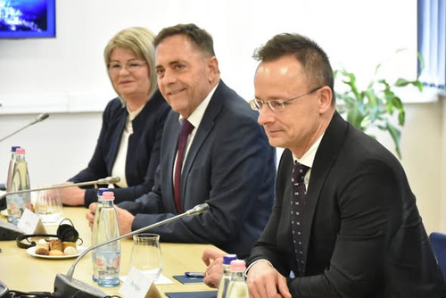 614872619 1445185886969681 5743379203732282665 n.jpg?stp=dst jpg s590x590 tt6& nc cat=109& nc cb=99b.jpg