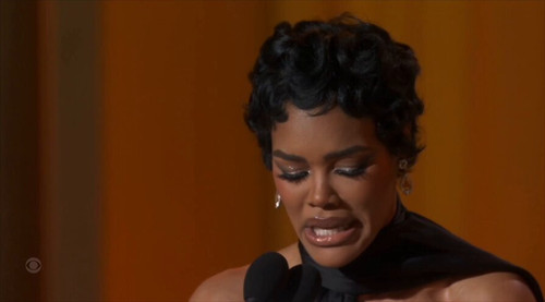 r4EcDFyWE Wjcv5U.jpg