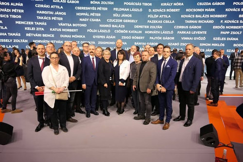 614107573 1312122007387791 6140319204630741861 n.jpg?stp=dst jpg s590x590 tt6& nc cat=104&cb2=99be92.jpg