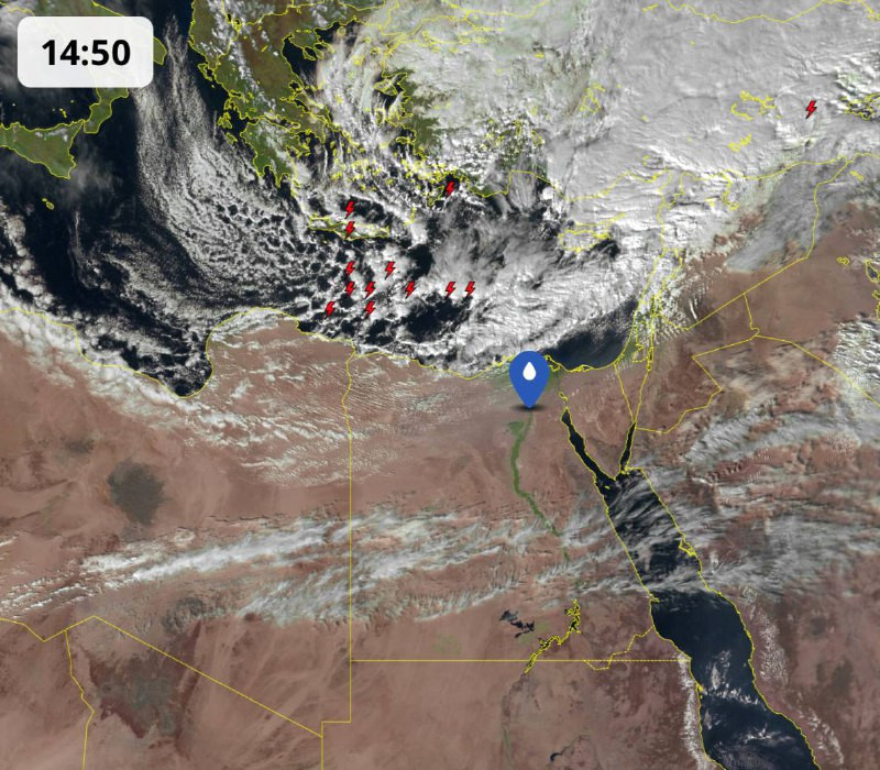 آخر الصور المباشرة للسحب من الأقمار الصناعية تشير إلى تشكل المنخفض الجوي شرق البحر المتوسط وكميات ضخمة من السحب تستعد لدخول المنطقة مع ساعات المساء....