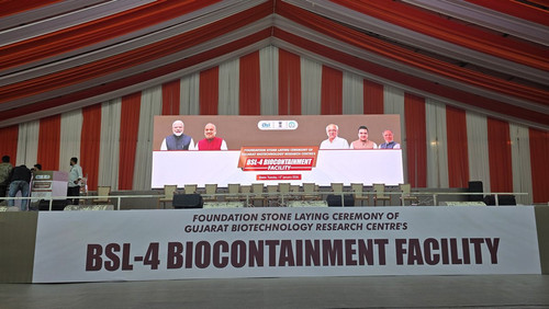 G efMzqa8AAs43d?format=jpg.jpg