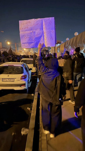 G ZUIU6WAAAmOFM.jpg
