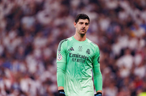 Thibaut Courtois Real Madrid Kurang Beruntung Meczyki.pl 696x456.jpg