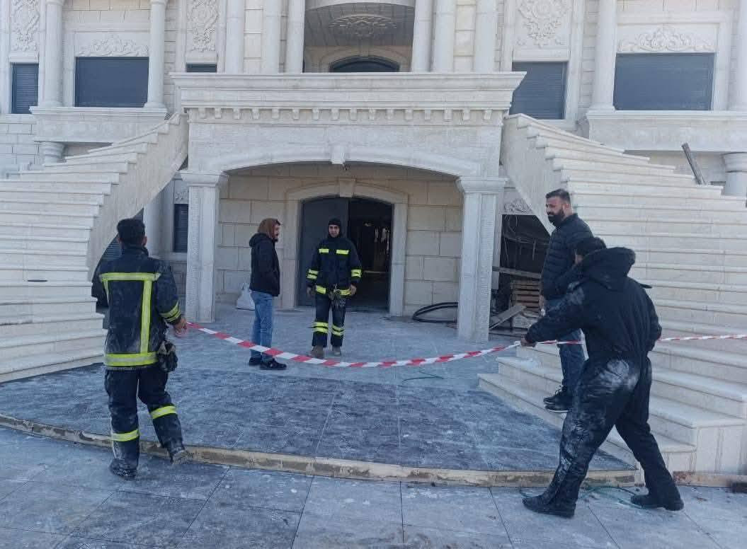 أفادت الدفاع المدني بوفاة عامل بعد انتشاله من تحت أنقاض جدار داخل منزل في عين يبرود شمال رام الله والبيرة....