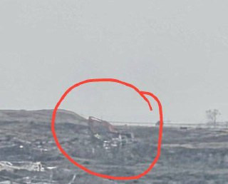 مصادر محلية: دبابات وجرافات لجيش الاحتلال تتوغل شرق مخيم البريج وتنفذ عمليات تجريف في المنطقة...