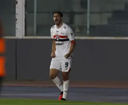 São Paulo em alerta: Calleri avalia temporada 2025 e torcedores pedem reviravolta urgente